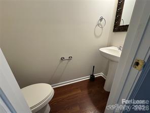 Building Photo - 8763 Robinson Forest Dr