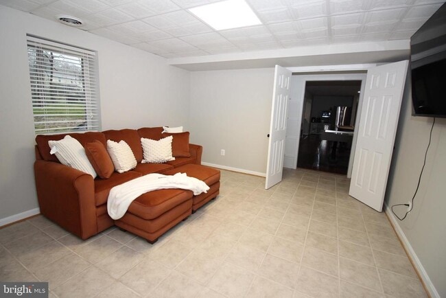 Building Photo - 1085 Pemberton Ln