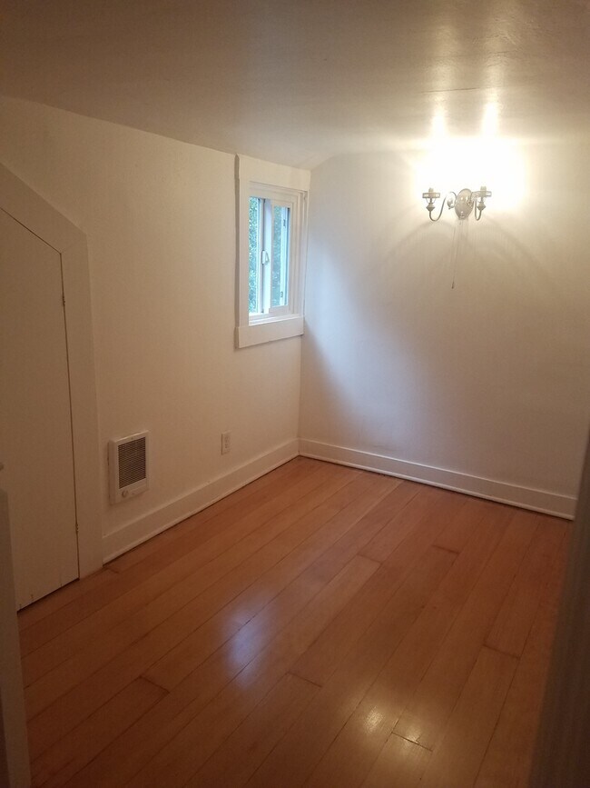 Building Photo - Office Suites in NW Nob Hill/Alphabet Dist...