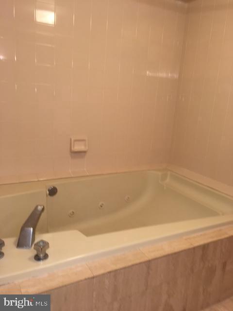 Building Photo - 1906 Fairmount Ave