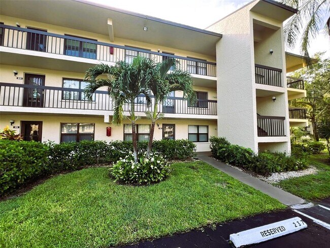 Building Photo - 425 30th Ave W