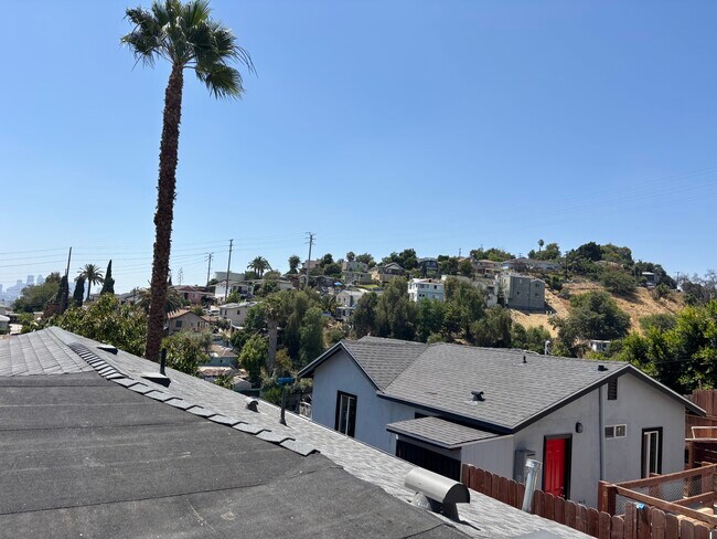Building Photo - 932 N Gage Ave