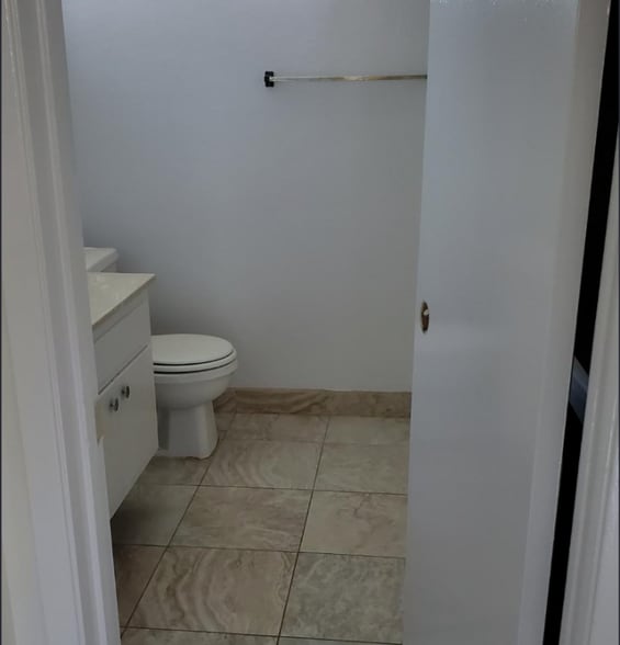 Building Photo - 2012 Ruhland Ave