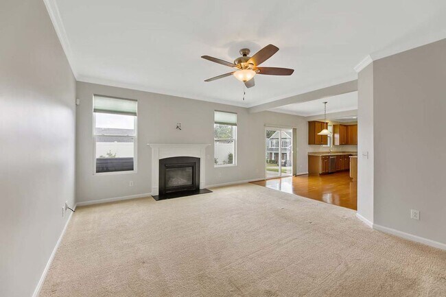 Building Photo - Welcome Home!!! Beautiful 3b 2.5b in Masse...
