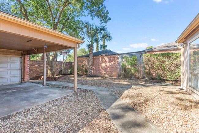 Building Photo - 8915 Beau Monde Dr