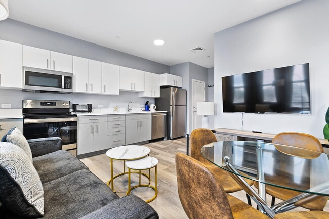 Building Photo - 95 Broadway-SI ID1240363P