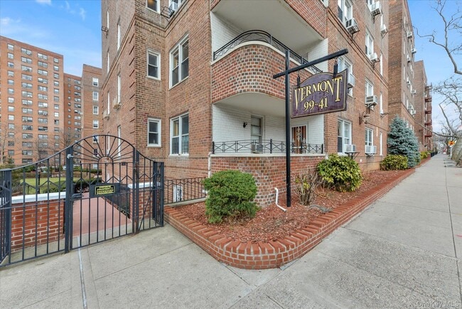 Building Photo - 99-41 64th Ave