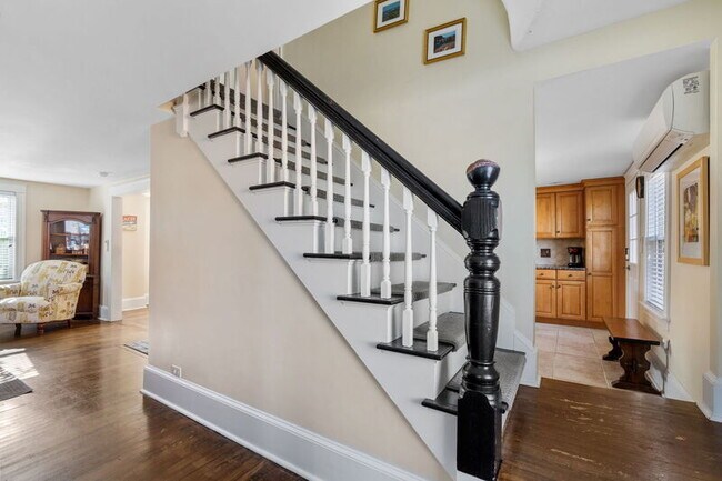 Building Photo - 181 Main St