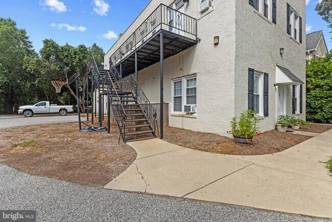 Building Photo - 321 Magothy Rd