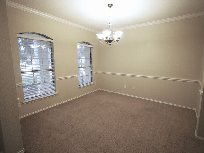 Building Photo - Amazing Pflugerville Home!
