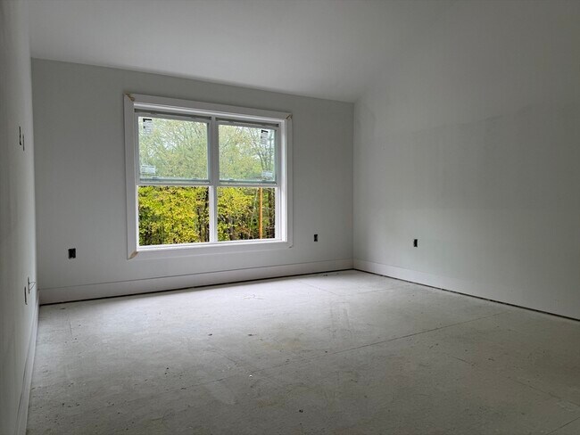 Building Photo - 251 Sladen St