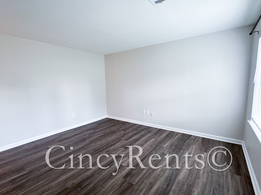 Building Photo - 988 Stratford Pl