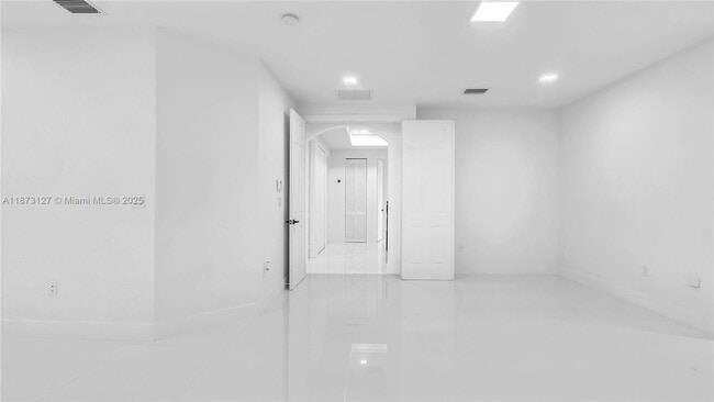 Building Photo - 7545 SW 188th Ln