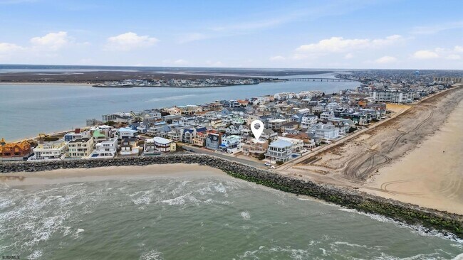 Building Photo - 119 S 11th Ave