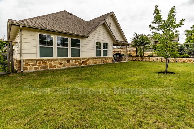Building Photo - 9040 Curling Post
