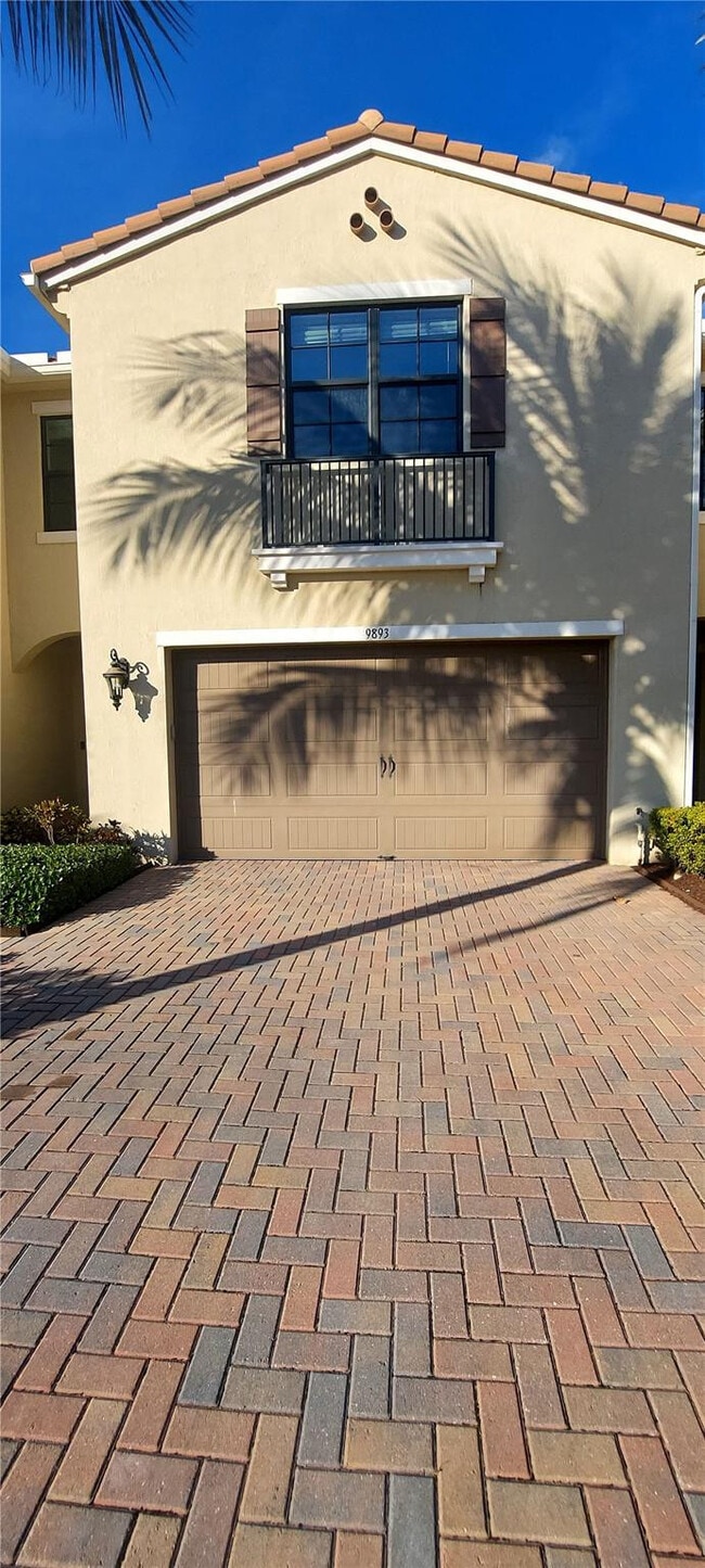 Building Photo - 9893 Brickhill Dr