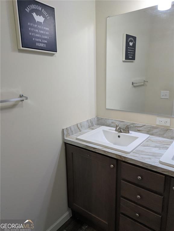 Building Photo - 255 Greenview Cir