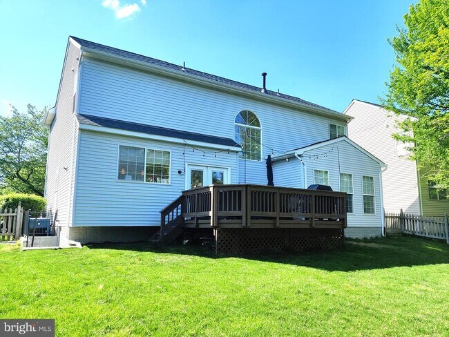 Building Photo - 20520 Deerwatch Pl