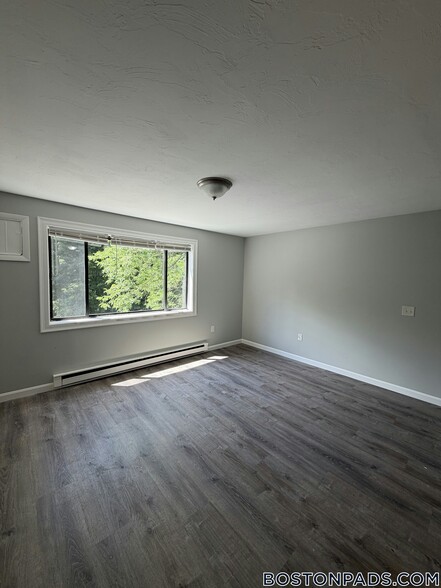 Building Photo - 433 Sunderland Rd