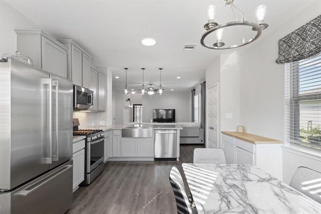 Building Photo - 634 Cold Spg Dr