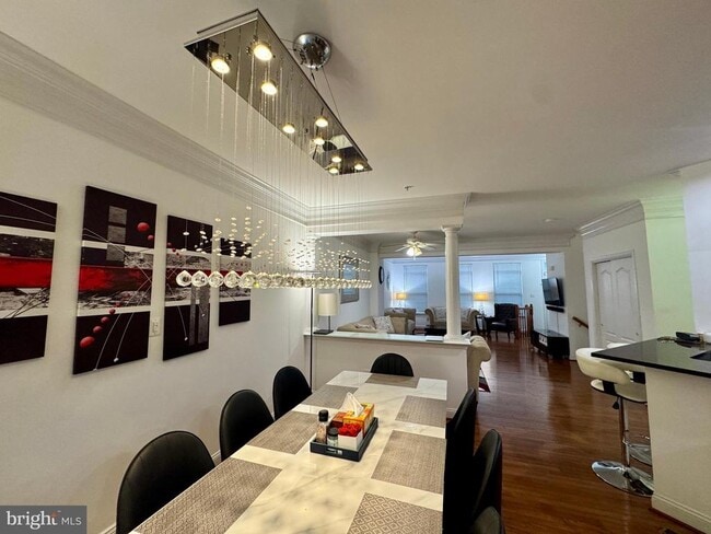 Building Photo - 12839 Grand Elm St