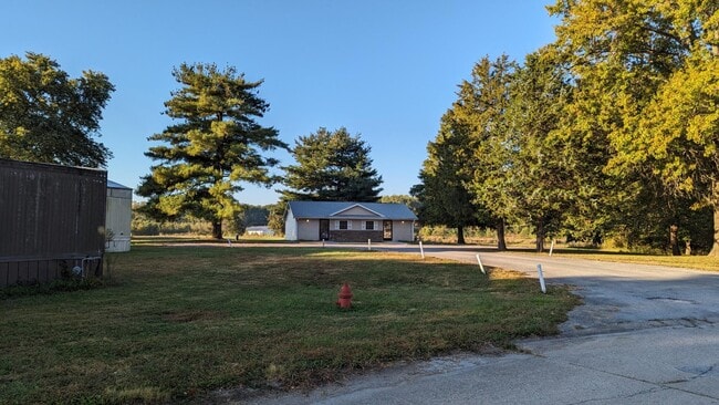 Building Photo - 136 Court Rd