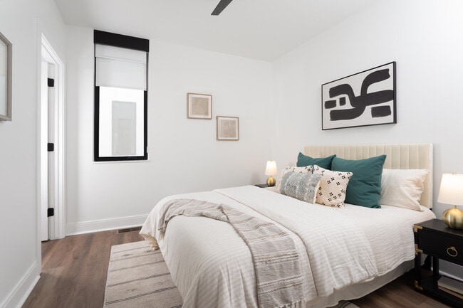 Building Photo - 600 E Henry Clay St