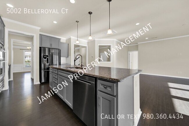 Building Photo - 5002 Belleroyal Ct