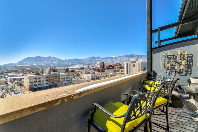 Building Photo - Fully Furnished Penthouse in Citywalk Downtown.  Short term okay
