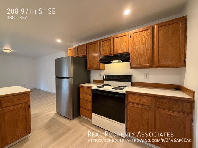 Building Photo - 208 97th St SE