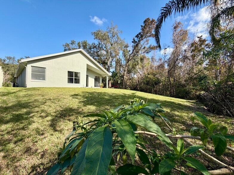 Building Photo - 147 Dalton Dr