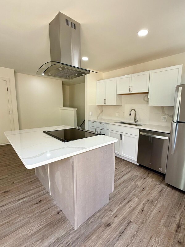 Building Photo - 6386-6386 Shelton Ct