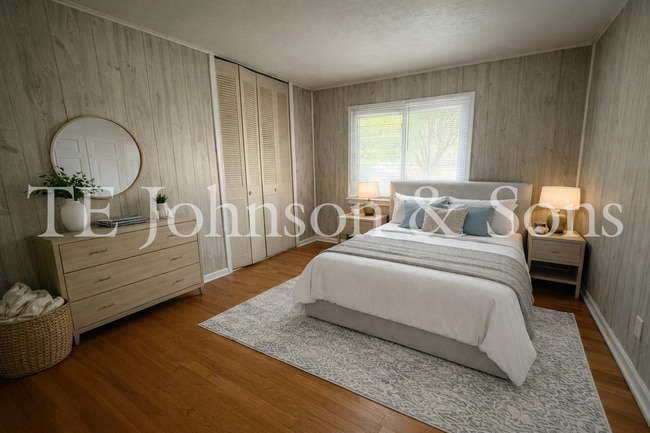 Building Photo - 3BR Home with Stainless Steel Appliances, Hardwood Floors & Carport