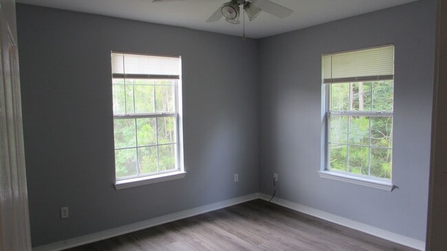 Building Photo - 15135 Deer Creek Dr