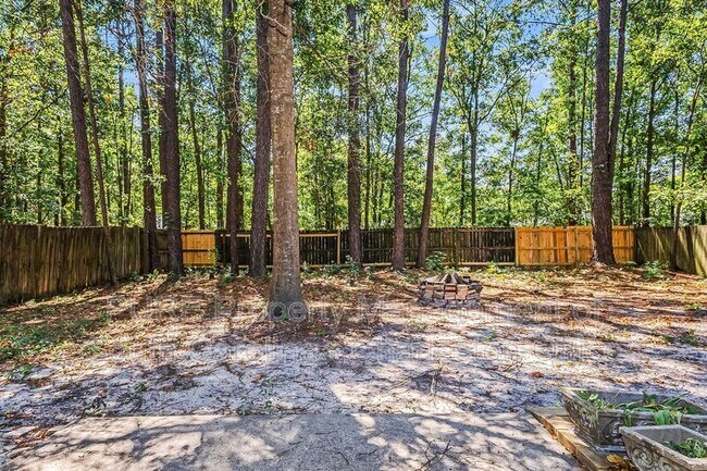 Building Photo - 3372 Wayland Dr
