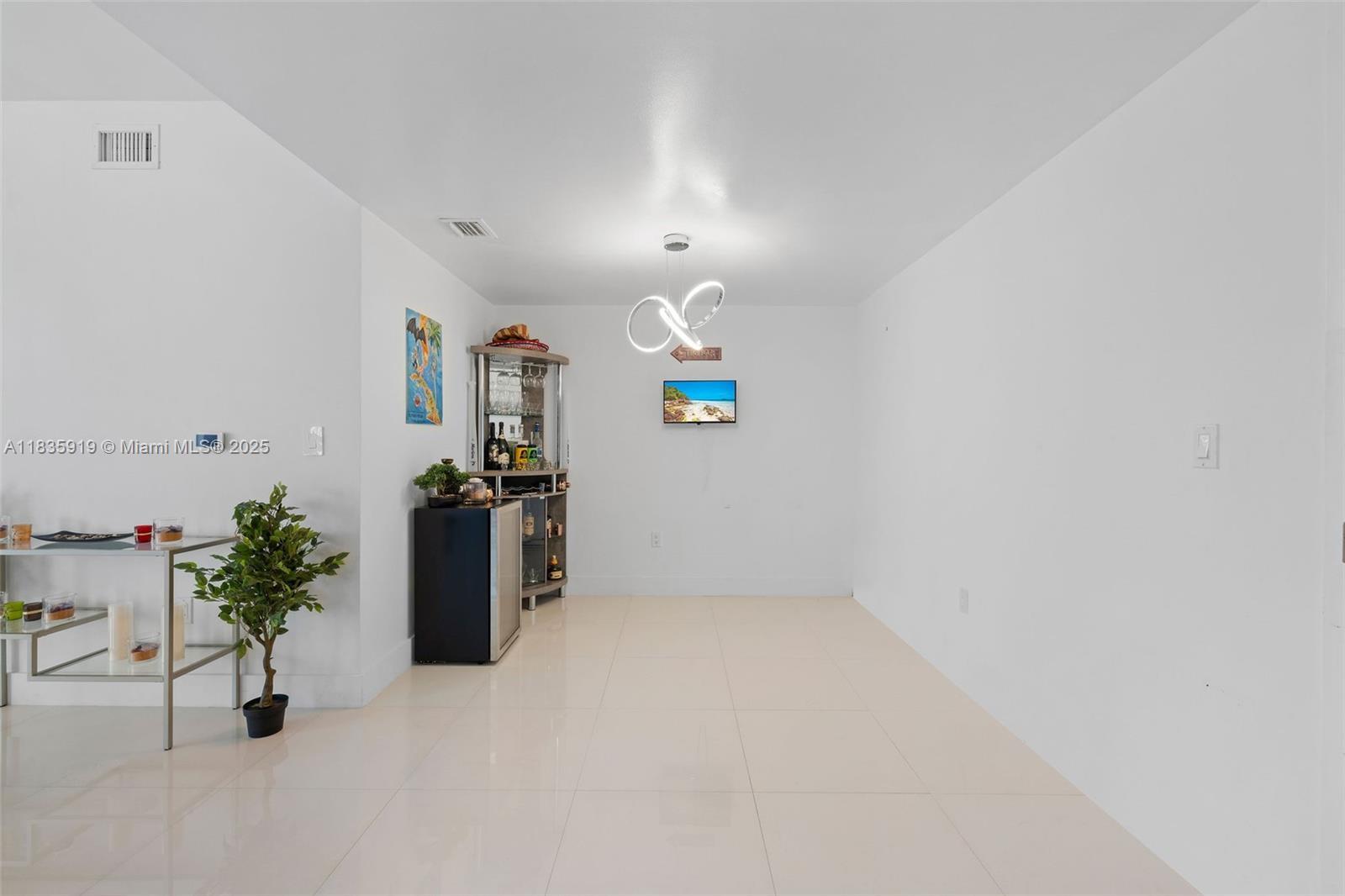 Building Photo - 350 S Miami Ave
