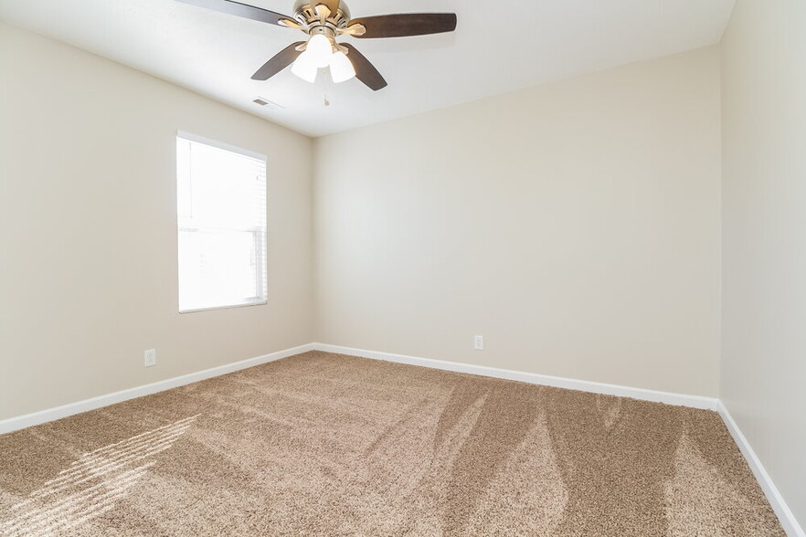 Building Photo - 1449 Westview Dr