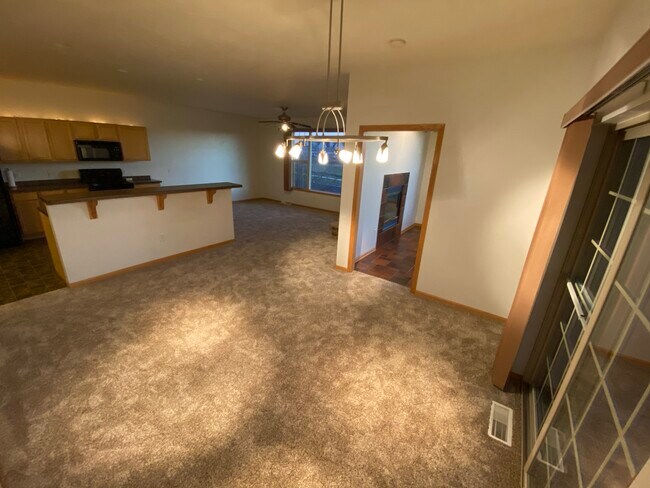 Building Photo - 5236 Sassafras Dr