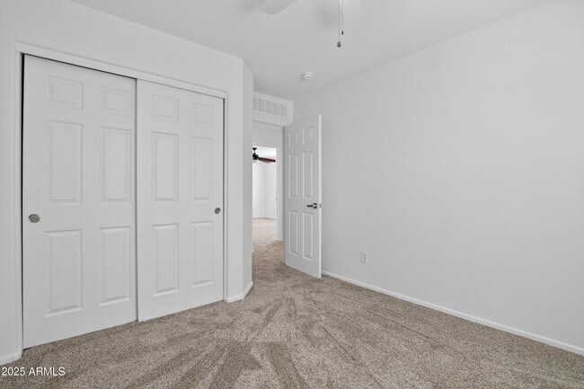 Building Photo - 2565 E Southern Ave