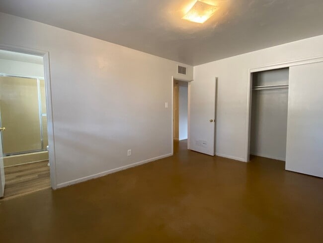 Building Photo - Tempe Duplex 3 Bed - 1.75 Bath