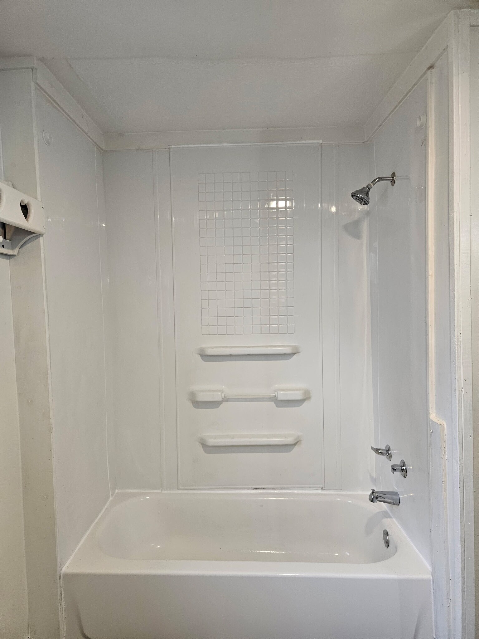 Building Photo - 202 W 3rd St