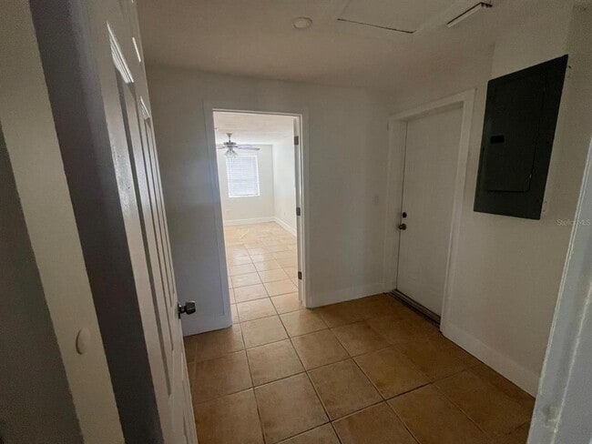 Building Photo - 3517 Garfield Dr