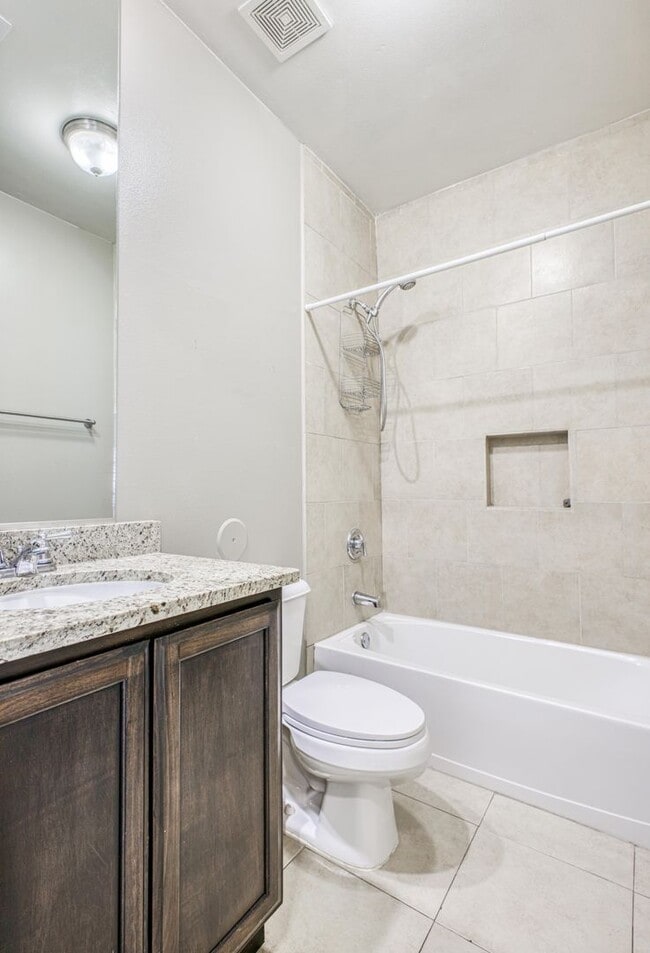 Building Photo - Eastside Beautiful 3 bed/2 baths for RENT