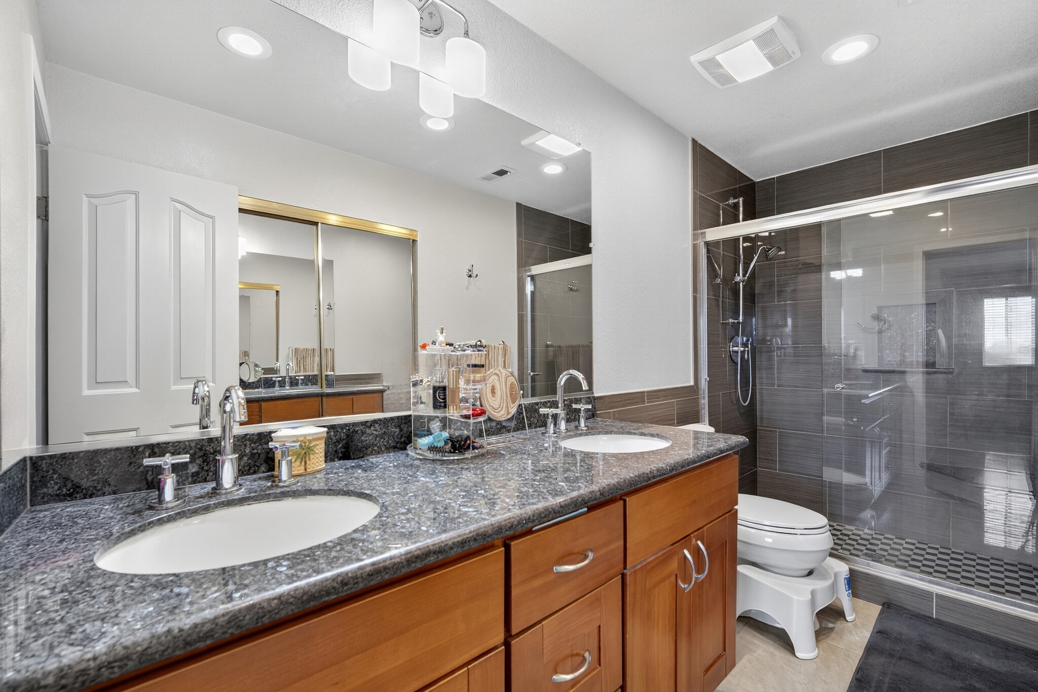 Building Photo - 151 Buck Ct