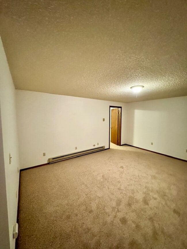 Building Photo - 1605 W Koch St
