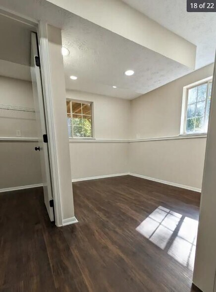 Building Photo - 3414 Dearwood Dr SW