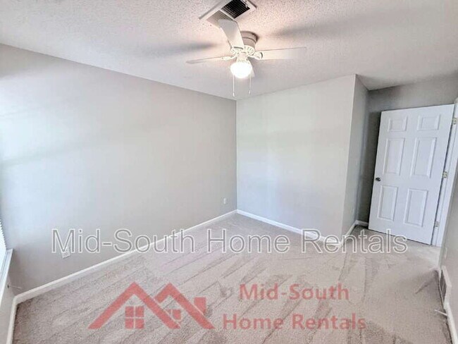 Building Photo - 11236 Wolf Woods Dr