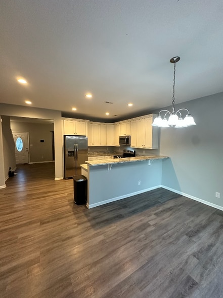 Building Photo - 521 Ashley Ave