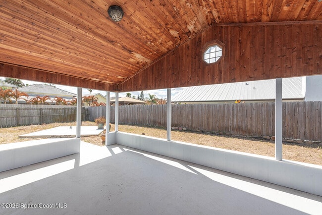 Building Photo - 790 Palm Dr