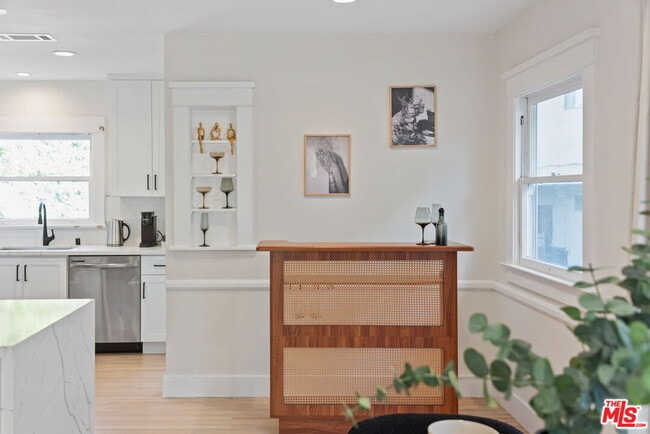 Building Photo - 1224 N Ogden Dr